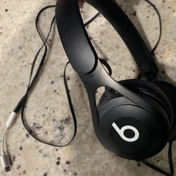 BEATS by Dre Over Ear Headphones - Picture 2 of 7